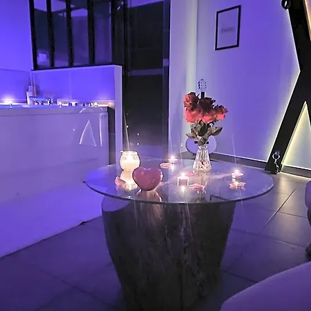 La Des Tentations , Avec Jacuzzi 酒店 *
