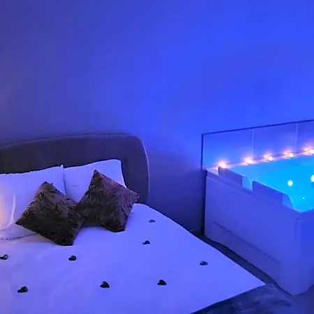 La Des Tentations , Avec Jacuzzi *