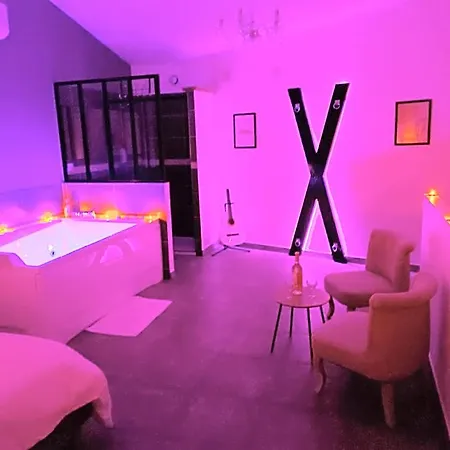 La Des Tentations , Avec Jacuzzi باجيس