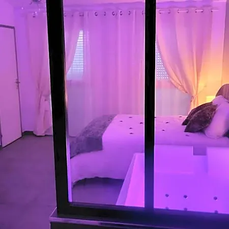 La Des Tentations , Avec Jacuzzi 巴日